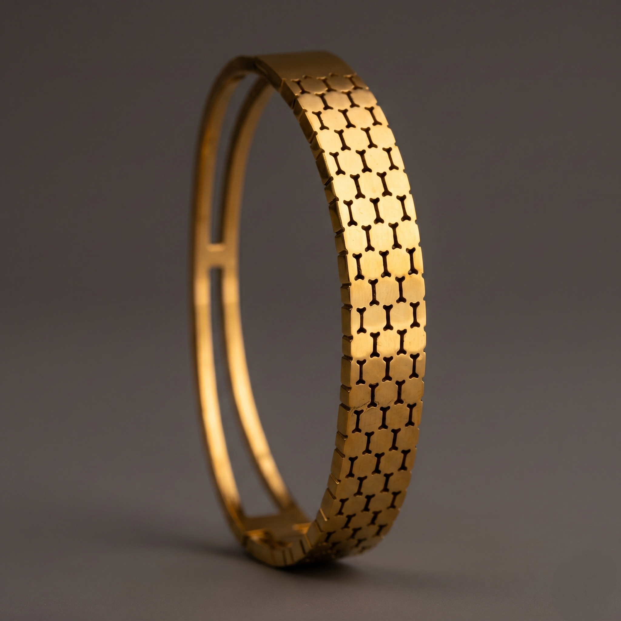 Honey Comb Bracelet close-up view - Avalna